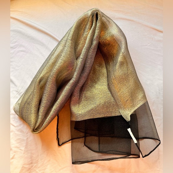 Laura Glitter Organza Evening Wrap - Picture 6 of 6